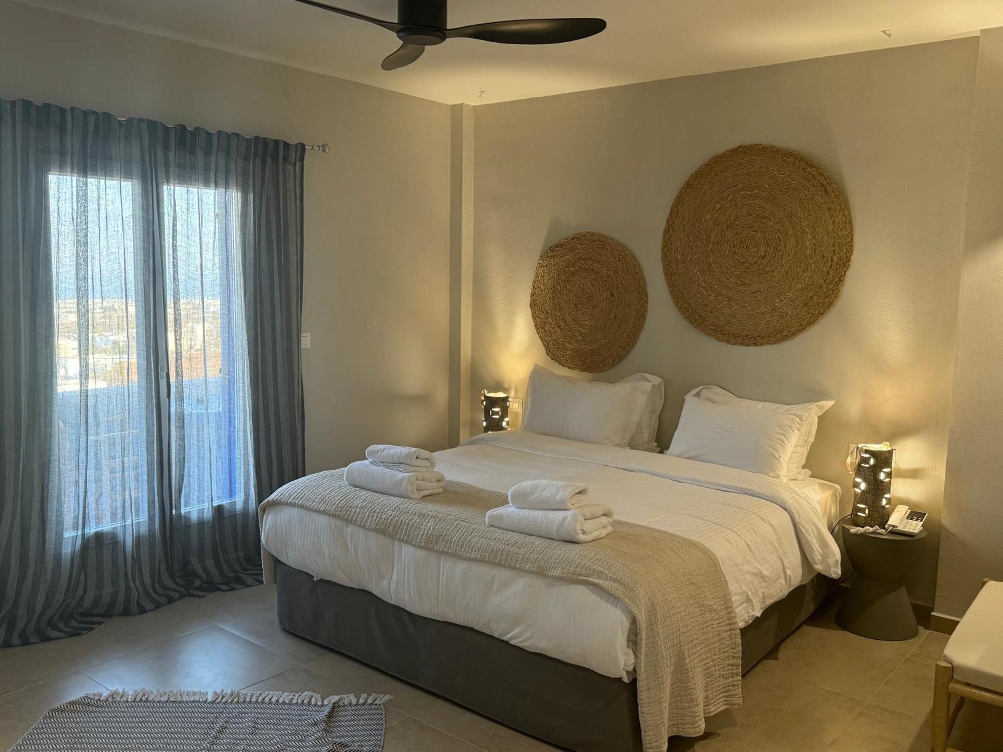 The Noverian Bios Santorini Boutique Hotel Fira  Zimmer foto
