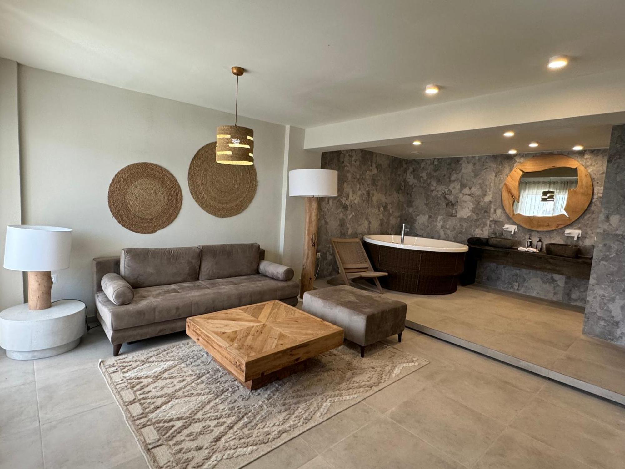 The Noverian Bios Santorini Boutique Hotel Fira  Zimmer foto